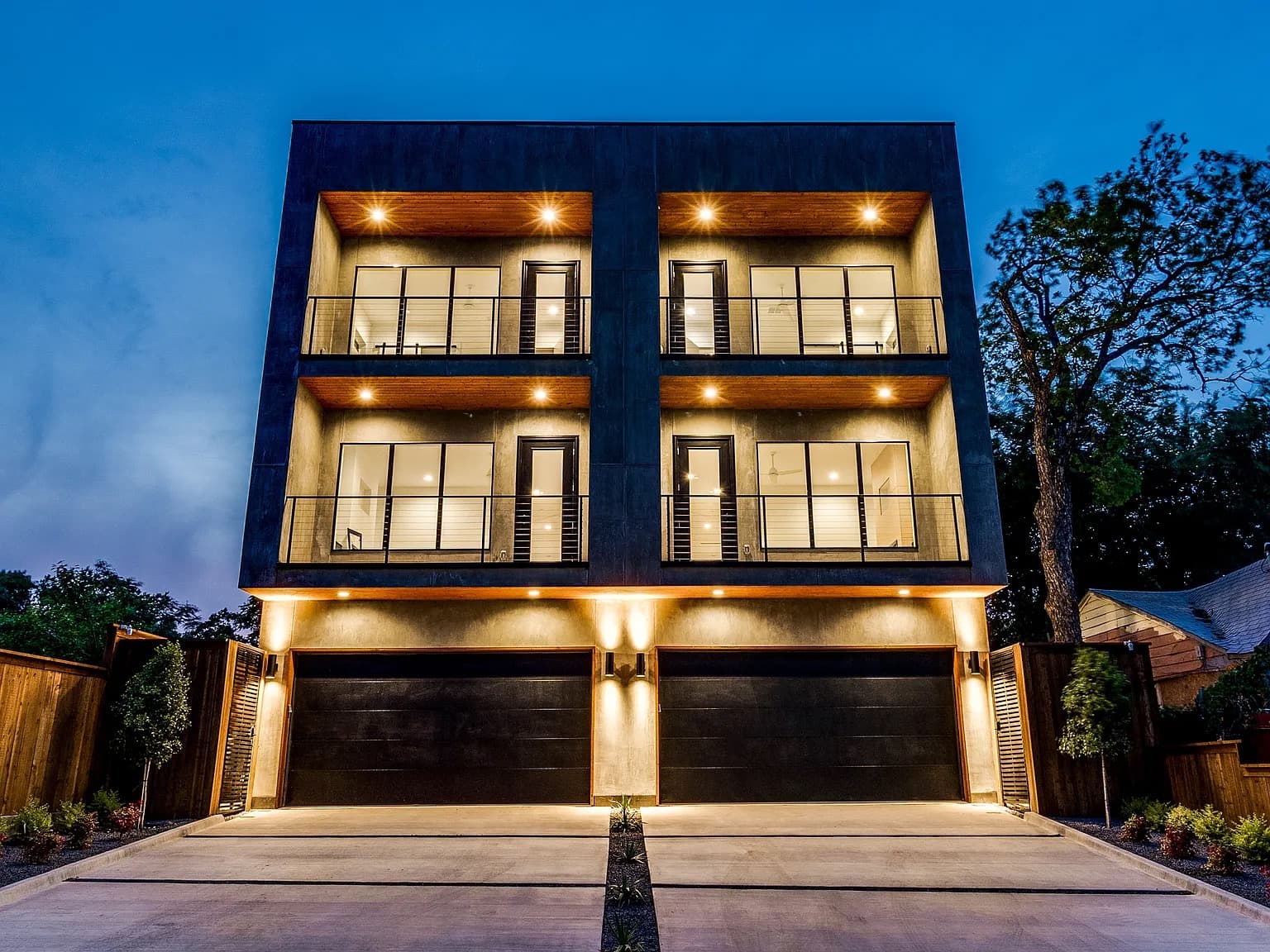 2315 Hawthorne Avenue